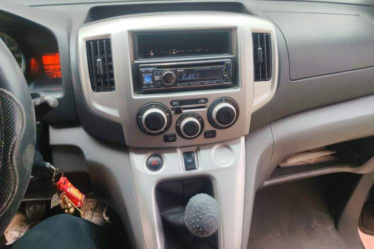 Used Nissan NV200 2013 1.6L Luxury Model China IV Standard Audio And AC Panel