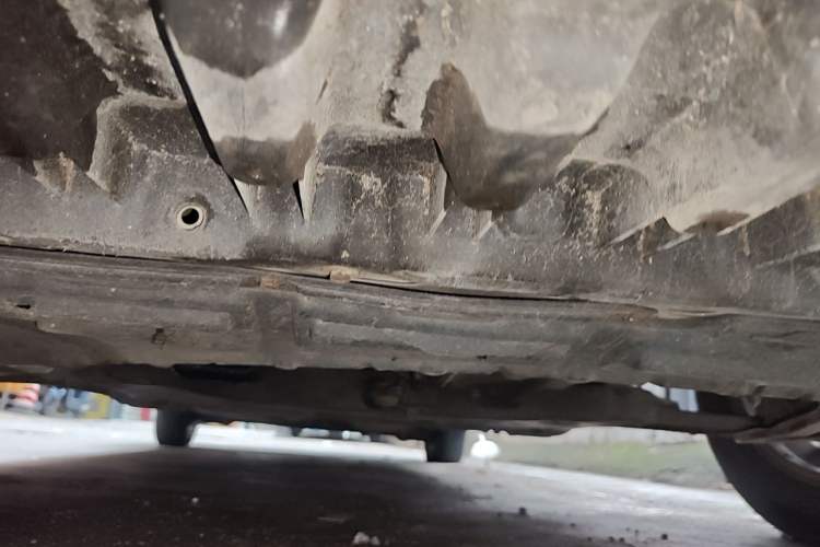 Used Nissan NV200 2013 1.6L Luxury Model China IV Standard Chassis Front