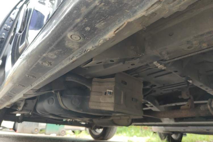Used Nissan NV200 2013 1.6L Luxury Model China IV Standard Chassis Front Right