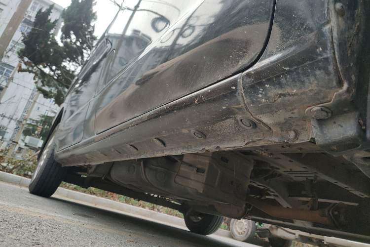 Used Nissan NV200 2013 1.6L Luxury Model China IV Standard Chassis Front Right