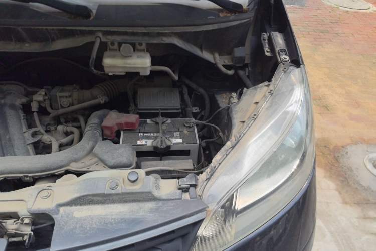 Used Nissan NV200 2013 1.6L Luxury Model China IV Standard Engine Bay Left