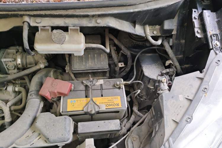Used Nissan NV200 2013 1.6L Luxury Model China IV Standard Engine Bay Left