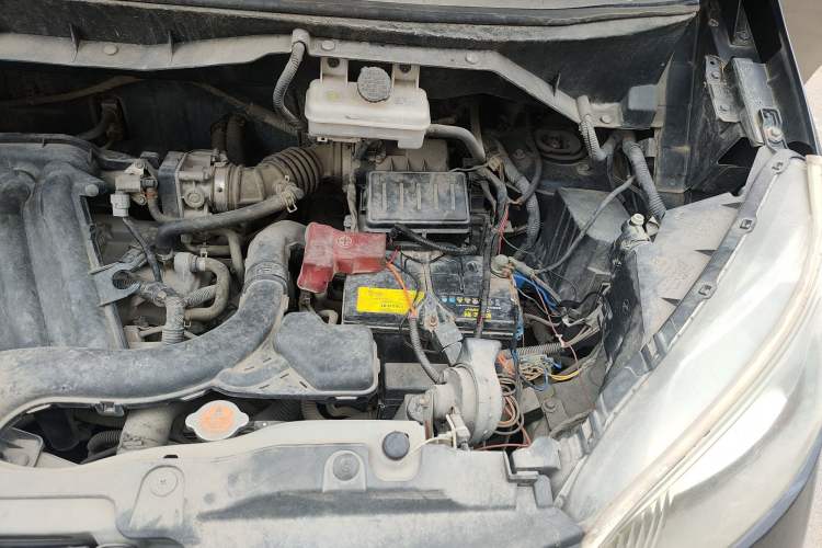 Used Nissan NV200 2013 1.6L Luxury Model China IV Standard Engine Bay Left