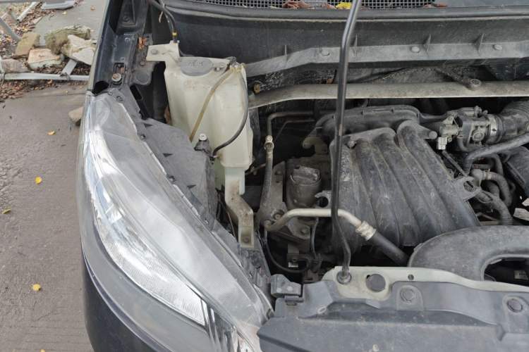 Used Nissan NV200 2013 1.6L Luxury Model China IV Standard Engine Bay Right
