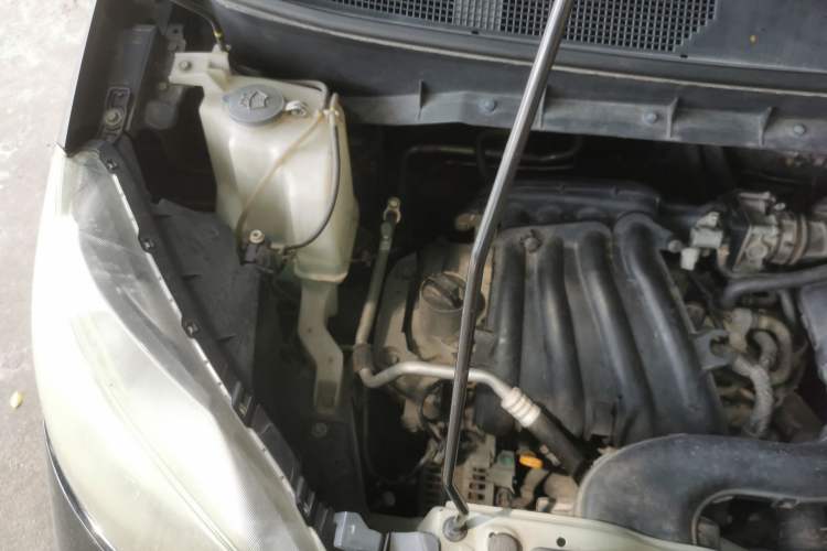 Used Nissan NV200 2013 1.6L Luxury Model China IV Standard Engine Bay Right