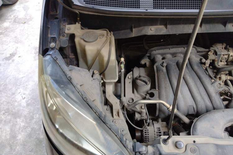 Used Nissan NV200 2013 1.6L Luxury Model China IV Standard Engine Bay Right