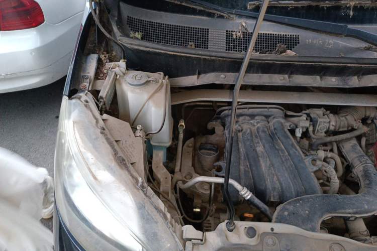 Used Nissan NV200 2013 1.6L Luxury Model China IV Standard Engine Bay Right