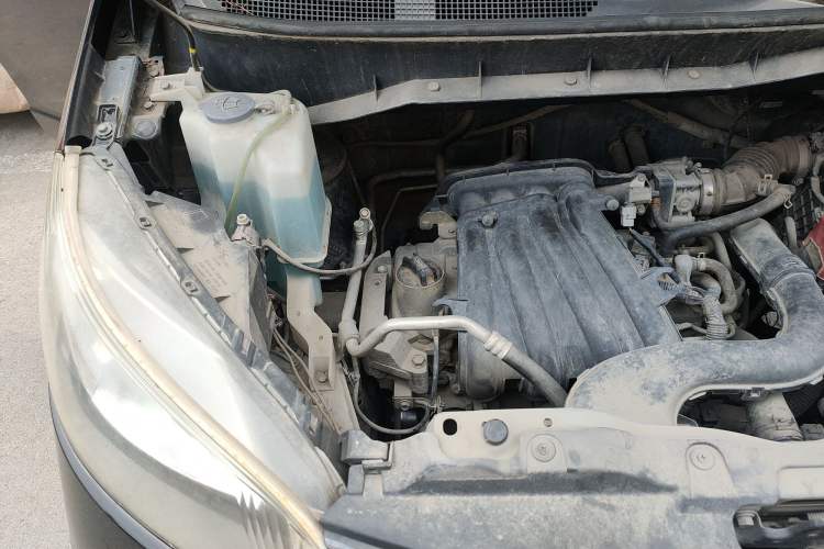 Used Nissan NV200 2013 1.6L Luxury Model China IV Standard Engine Bay Right
