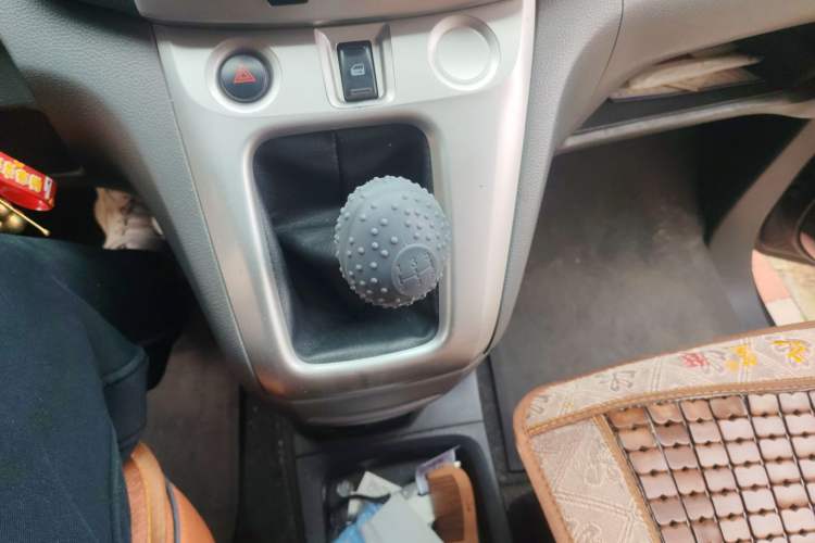 Used Nissan NV200 2013 1.6L Luxury Model China IV Standard Gear Lever