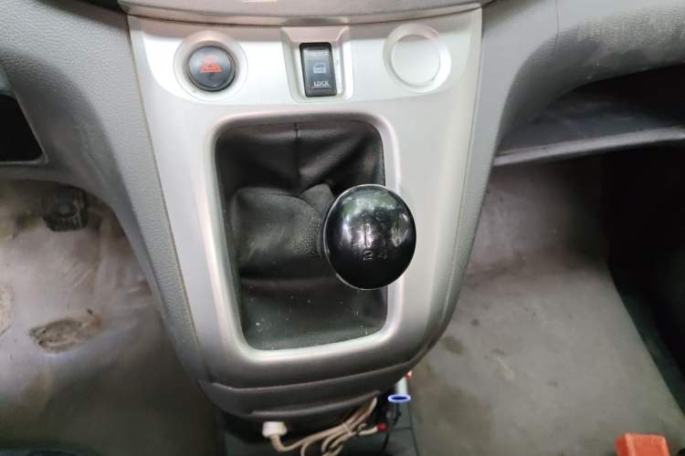 Used Nissan NV200 2013 1.6L Luxury Model China IV Standard Gear Lever