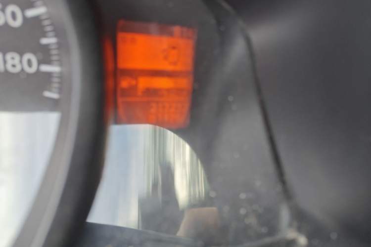 Used Nissan NV200 2013 1.6L Luxury Model China IV Standard Odometer Close Up