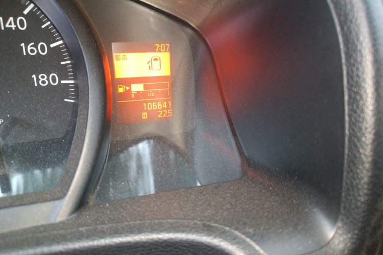 Used Nissan NV200 2013 1.6L Luxury Model China IV Standard Odometer Close Up