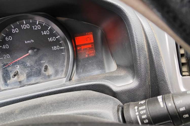Used Nissan NV200 2013 1.6L Luxury Model China IV Standard Odometer Close Up