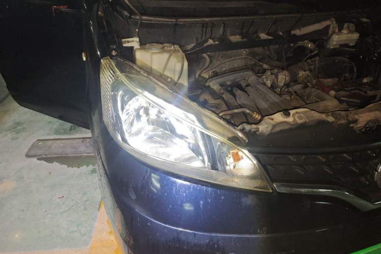 Used Nissan NV200 2013 1.6L Luxury Model China IV Standard Right Front Headlight