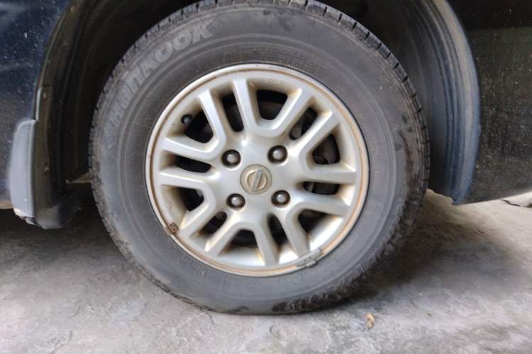 Used Nissan NV200 2013 1.6L Luxury Model China IV Standard Right Front Wheel Hub