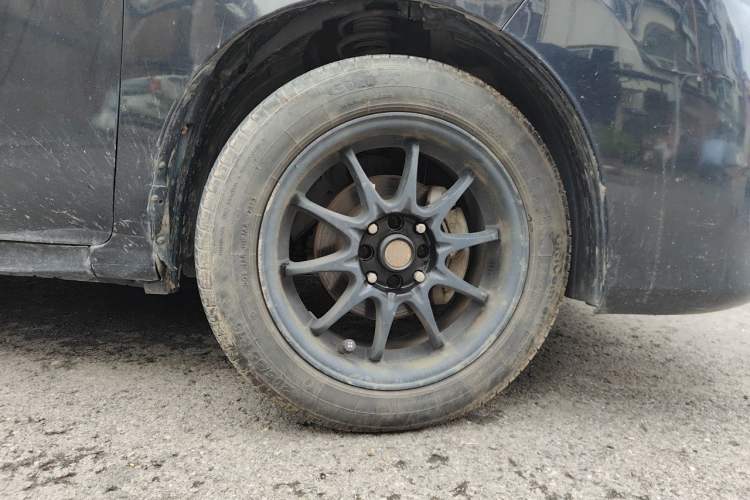 Used Nissan NV200 2013 1.6L Luxury Model China IV Standard Right Front Wheel Hub