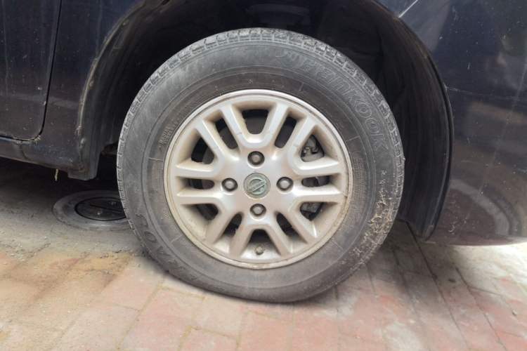 Used Nissan NV200 2013 1.6L Luxury Model China IV Standard Right Front Wheel Hub