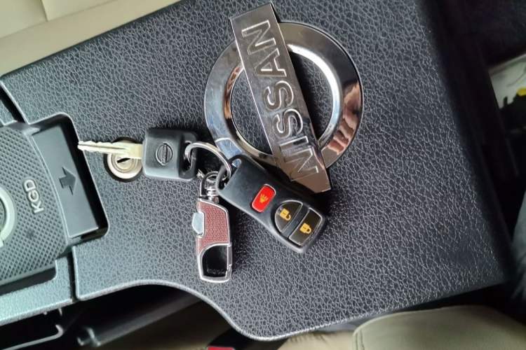Used Nissan NV200 2013 1.6L Luxury Model China IV Standard Vehicle Key