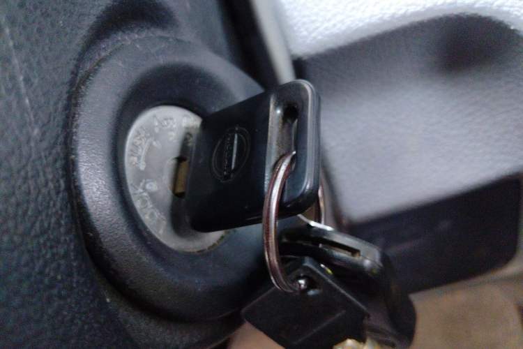 Used Nissan NV200 2013 1.6L Luxury Model China IV Standard Vehicle Key