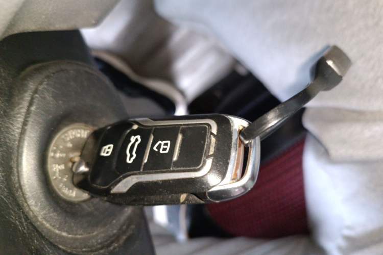 Used Nissan NV200 2013 1.6L Luxury Model China IV Standard Vehicle Key