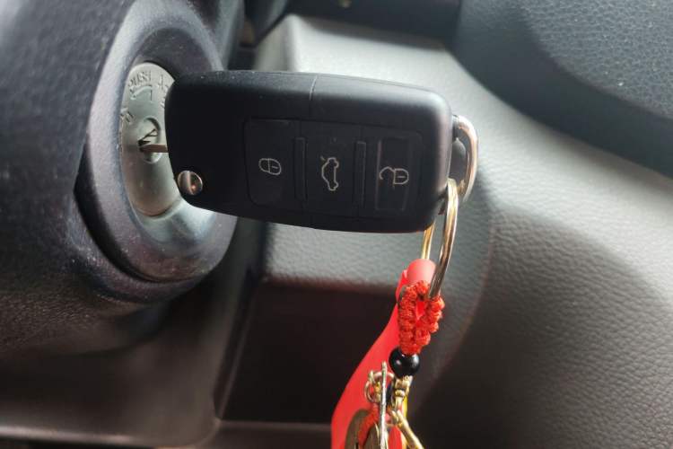 Used Nissan NV200 2013 1.6L Luxury Model China IV Standard Vehicle Key