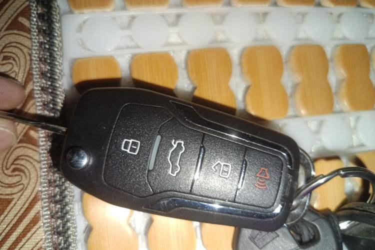Used Nissan NV200 2013 1.6L Luxury Model China IV Standard Vehicle Key