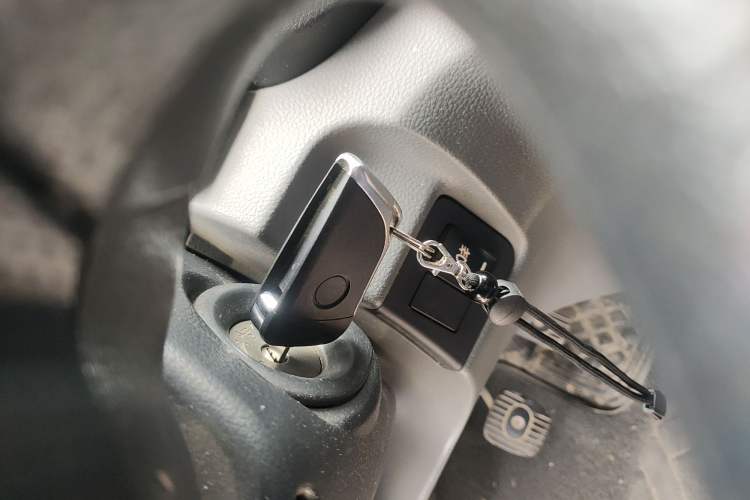 Used Nissan NV200 2013 1.6L Luxury Model China IV Standard Vehicle Key