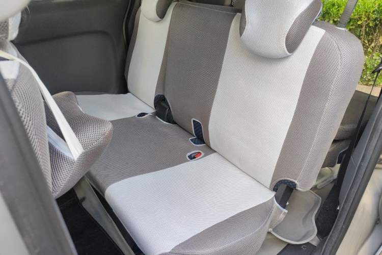 Used Nissan NV200 2013 1.6L Zunya Model China IV Standard Left Rear Seat