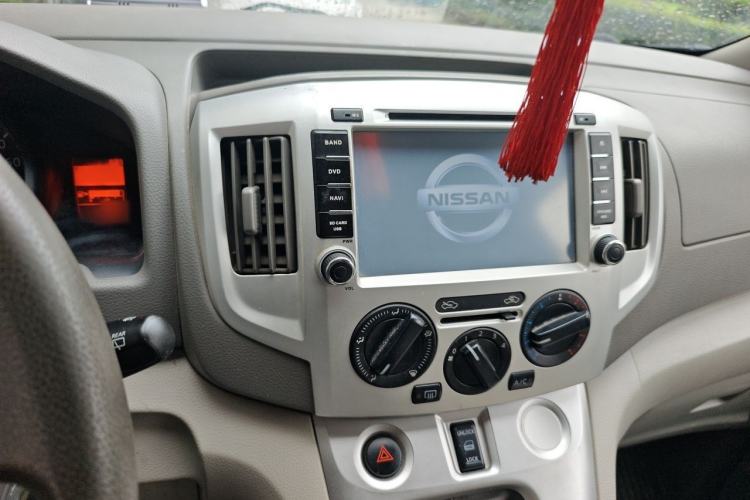 Used Nissan NV200 2013 1.6L Luxury Model China IV Standard Audio And AC Panel