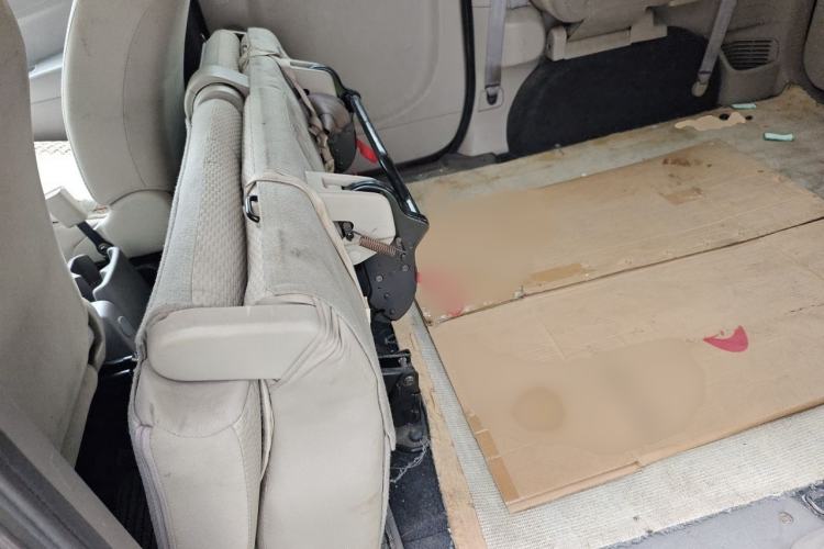 Used Nissan NV200 2013 1.6L Luxury Model China IV Standard Interior 4
