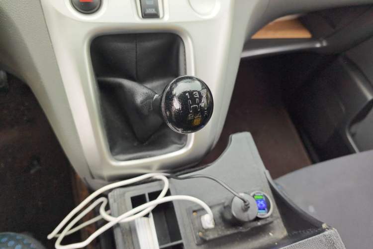 Used Nissan NV200 2013 1.6L Luxury Model China V Standard Gear Lever