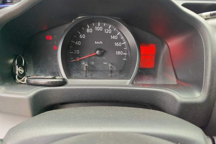 Used Nissan NV200 2013 1.6L Luxury Model China V Standard Odometer Close Up