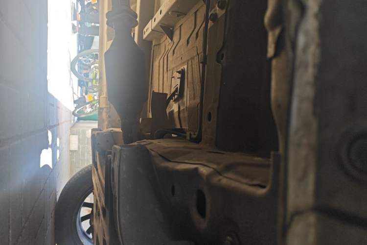 Used Nissan NV200 2013 1.6L Luxury Model China IV Standard Chassis Front Right