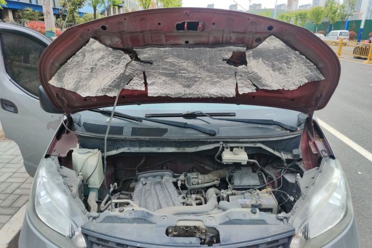Used Nissan NV200 2013 1.6L Luxury Model China IV Standard Engine Bay