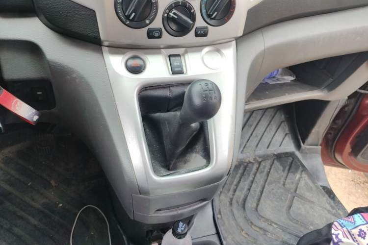 Used Nissan NV200 2013 1.6L Luxury Model China IV Standard Gear Lever