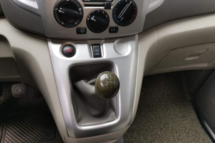 Used Nissan NV200 2013 1.6L Luxury Model China IV Standard Gear Lever