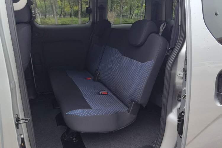 Used Nissan NV200 2013 1.6L Luxury Model China IV Standard Interior 2