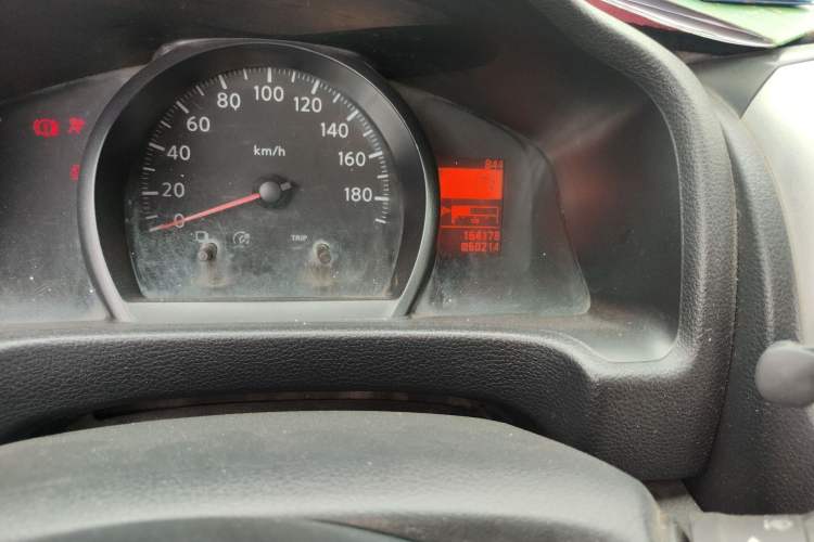 Used Nissan NV200 2013 1.6L Luxury Model China IV Standard Odometer Close Up