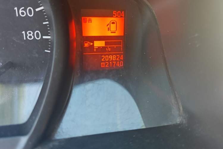 Used Nissan NV200 2013 1.6L Luxury Model China IV Standard Odometer Close Up