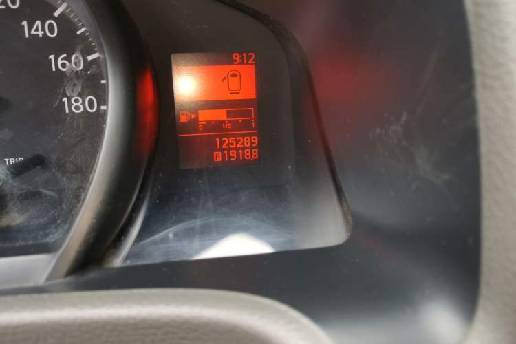 Used Nissan NV200 2013 1.6L Luxury Model China IV Standard Odometer Close Up