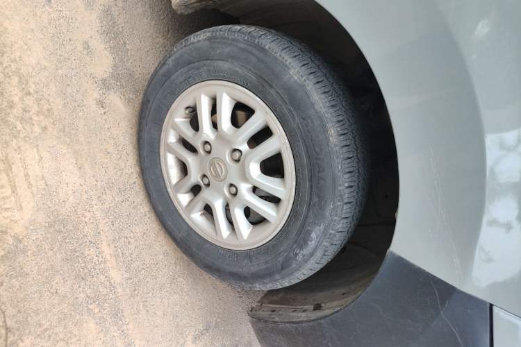 Used Nissan NV200 2013 1.6L Luxury Model China IV Standard Right Front Wheel Hub
