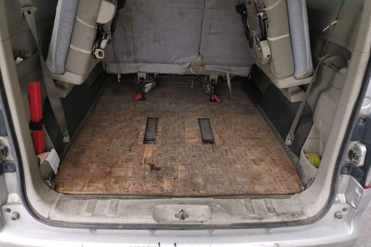 Used Nissan NV200 2013 1.6L Luxury Model China IV Standard Trunk