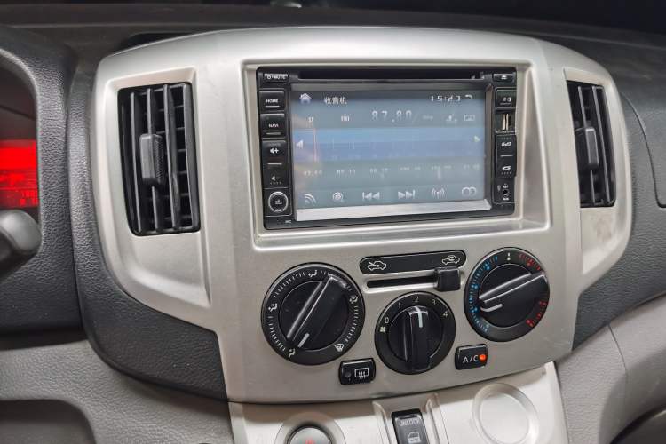 Used Nissan NV200 2013 1.6L Luxury Model China IV Standard Audio And AC Panel