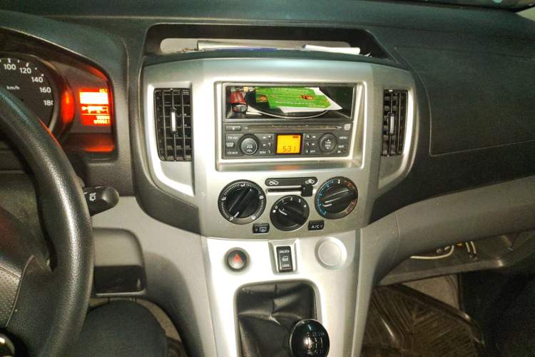 Used Nissan NV200 2013 1.6L Luxury Model China IV Standard Audio And AC Panel