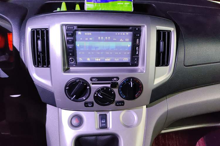 Used Nissan NV200 2013 1.6L Luxury Model China IV Standard Audio And AC Panel