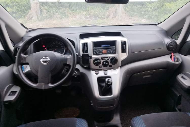 Used Nissan NV200 2013 1.6L Luxury Model China IV Standard Center Console
