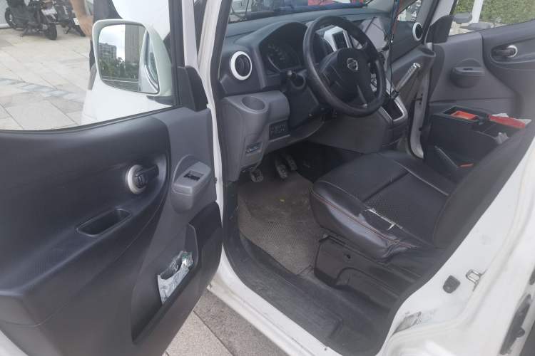 Used Nissan NV200 2013 1.6L Luxury Model China IV Standard Driver Seat