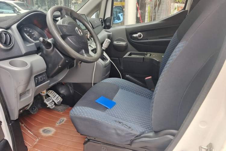 Used Nissan NV200 2013 1.6L Luxury Model China V Standard Driver Seat