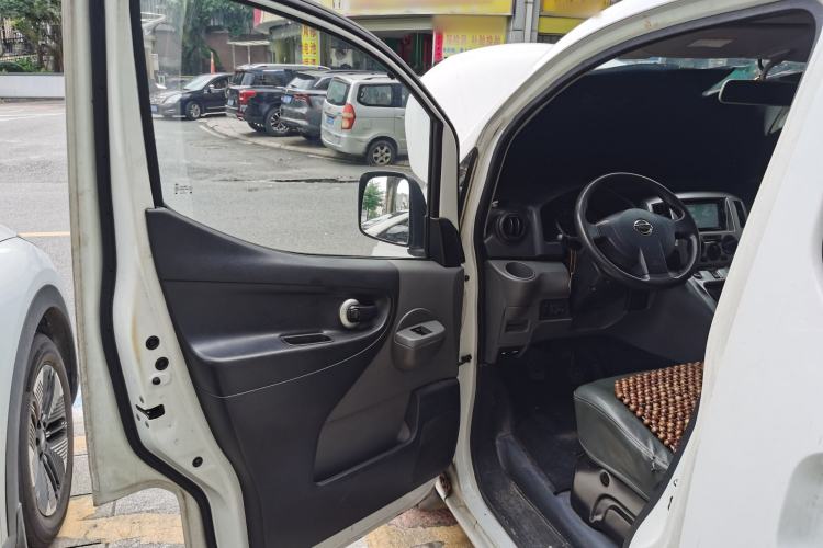 Used Nissan NV200 2013 1.6L Luxury Model China IV Standard Driver Seat