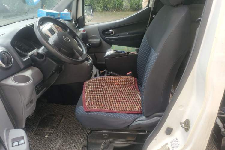 Used Nissan NV200 2013 1.6L Luxury Model China IV Standard Driver Seat